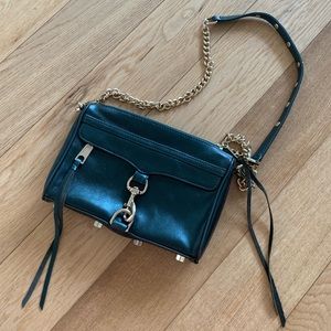 Crossbody bag with chain
